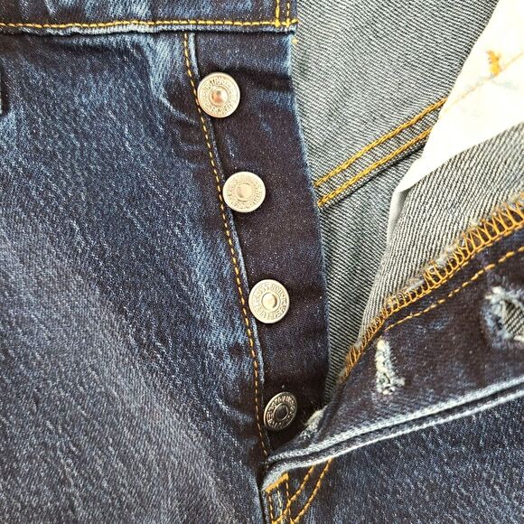 Levi's 501 NWT Mid Thigh Shorts Salsa Center Size 29 - Picture 4 of 9